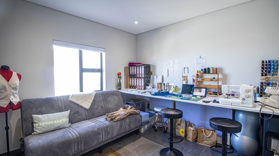 3 Bedroom Property for Sale in Hoogland Western Cape